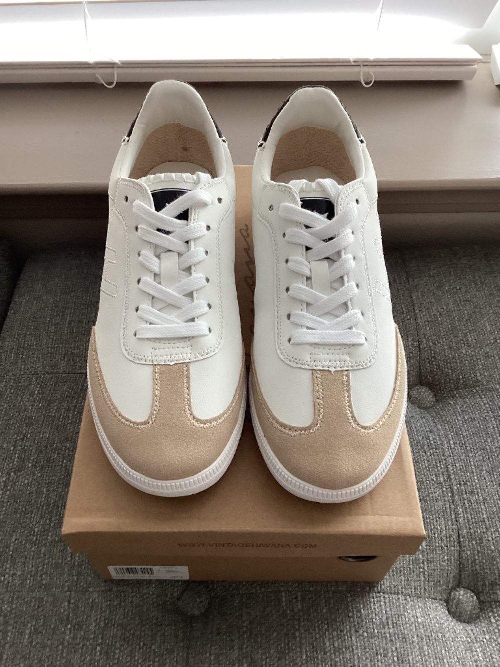 Vintage Havana Crisp Sneaker (Women), size 8 - Picture 10 of 13